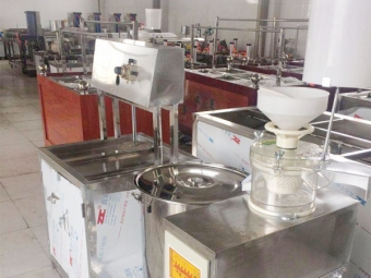 豆腐成型機